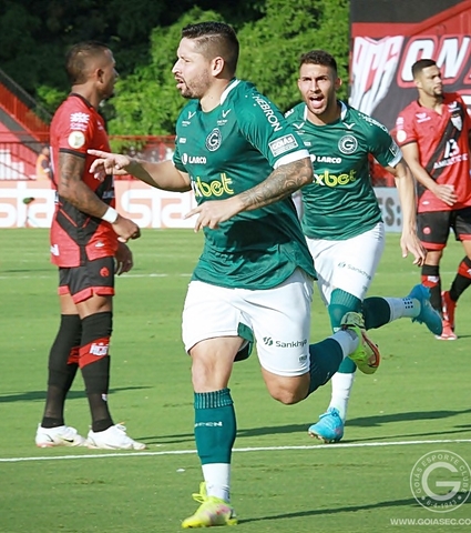 Elvis brilha e Goiás vence o Atlético na casa do adversário, pela Série A do Brasileirão 2022