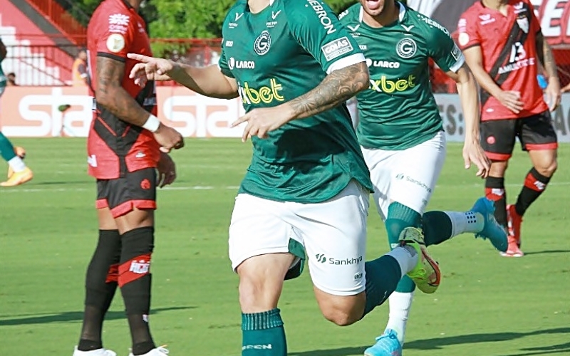 Elvis brilha e Goiás vence o Atlético na casa do adversário, pela Série A do Brasileirão 2022