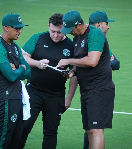 Após vencer o clássico, Goiás se reapresenta e inicia os trabalhos para encarar o Santos