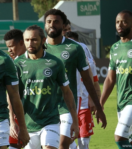 Goiás treina e viaja em busca da classificação na Copa do Brasil