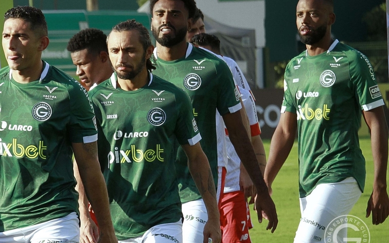 Goiás treina e viaja em busca da classificação na Copa do Brasil