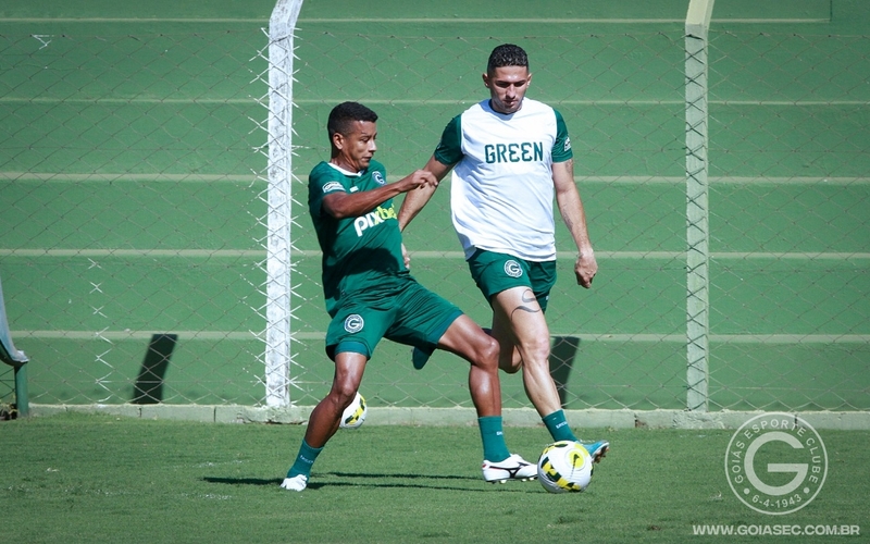 Domingo, às 16h, Goiás encara o Corinthians em São Paulo