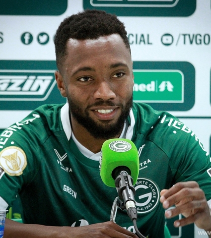 Sávio é apresentado no Goiás e afirma: "Sempre tive o desejo de jogar no Goiás."