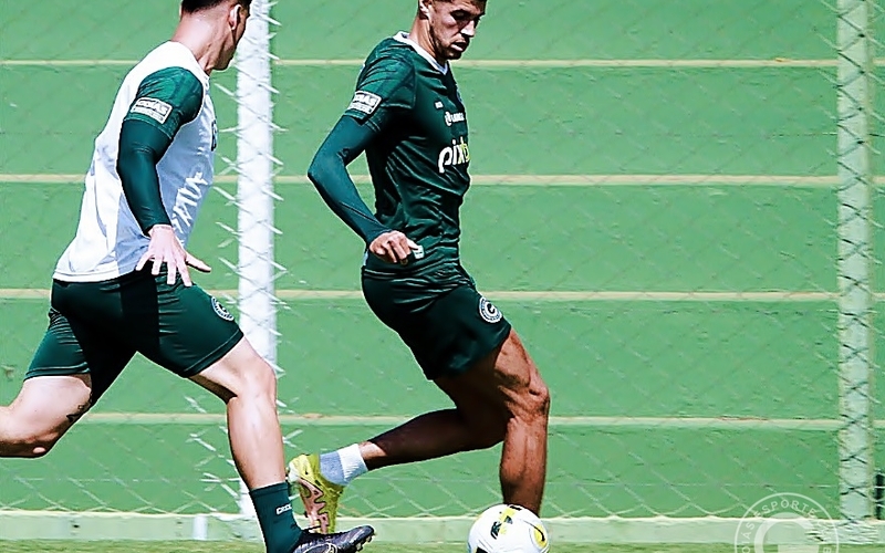 Goiás treina e viaja para Santos (SP)