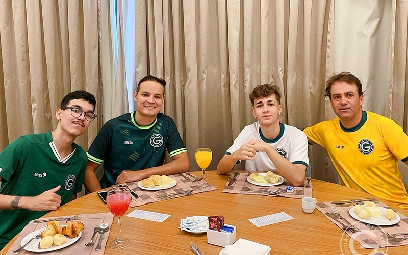 Fortaleza (CE): Vencedores do concurso, que criaram a coleção de uniformes 2022, viajam com a delegação esmeraldina