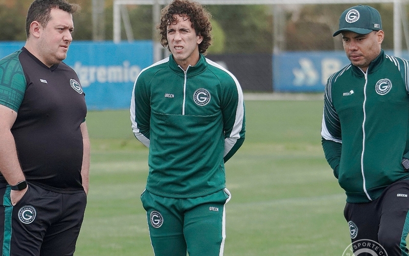 No CT do Grêmio, Goiás treina de olho no duelo com o Inter