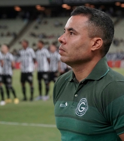 Jair Ventura projeta o duelo contra o Corinthians; assista