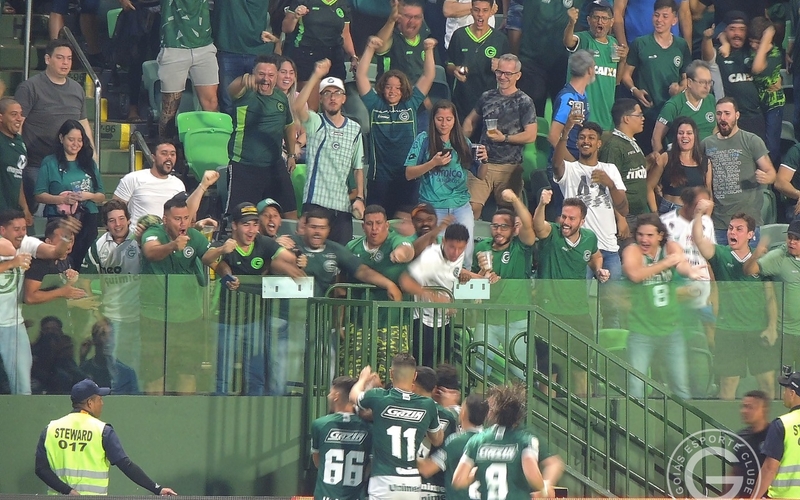Vinícius e Diego marcam, e Goiás busca o empate com o América, 2 a 2