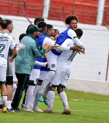 COPINHA: GOIÁS GOLEIA O GAMA/DF E SE GARANTE NA FASE MATA-MATA