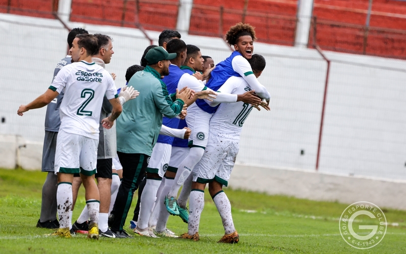 COPINHA: GOIÁS GOLEIA O GAMA/DF E SE GARANTE NA FASE MATA-MATA