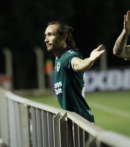 Vitória e 1ª colocação garantida! Morrinhos 1 x 3 Goiás