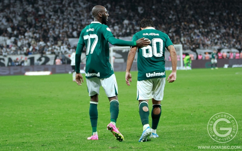 Goiás empata com o Corinthians em SP e mantém sequência invicta no Brasileirão