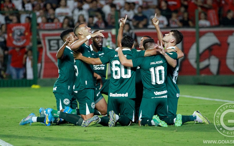 Em noite de grande atuação coletiva, Verdão vence o São Paulo no Estádio Hailé Pinheiro lotado