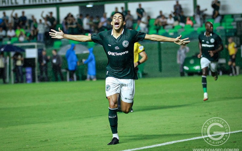 Verdão é dominante e vence mais uma no Goianão