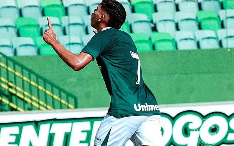 Com direito a mais um gol de Baya, Verdão vence e segue na liderança