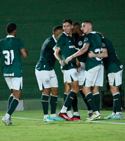 Esmeraldino tem grande atuação e vence a Ponte Preta na Serrinha