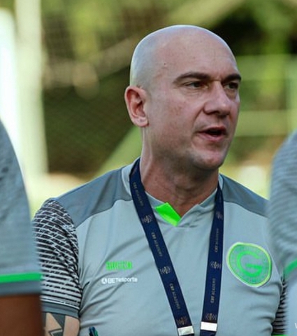 Em Floripa, Esmeraldino finaliza preparação para enfrentar o Avaí