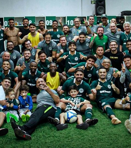 Esmeraldino mantém aproveitamento perfeito em casa e assume a liderança da Série B