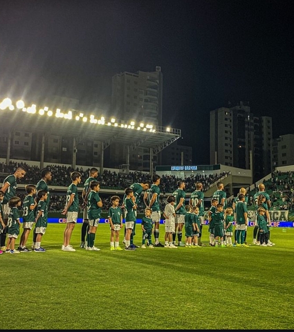 Goiás empata com o CRB no Estádio Hailé Pinheiro
