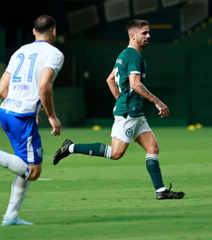 Esmeraldino vence o Avaí por 2x1 com gols de Gava e Edson