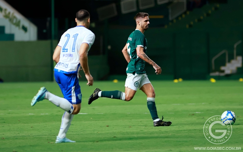 Esmeraldino vence o Avaí por 2x1 com gols de Gava e Edson