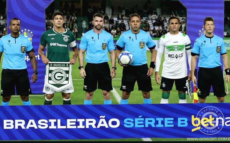 Goiás empata com o Coritiba no Couto Pereira