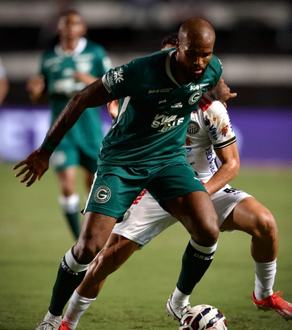 Goiás vence o Operário de virada por 2 a 1 e assume a vice-liderança do Brasileirão Série B