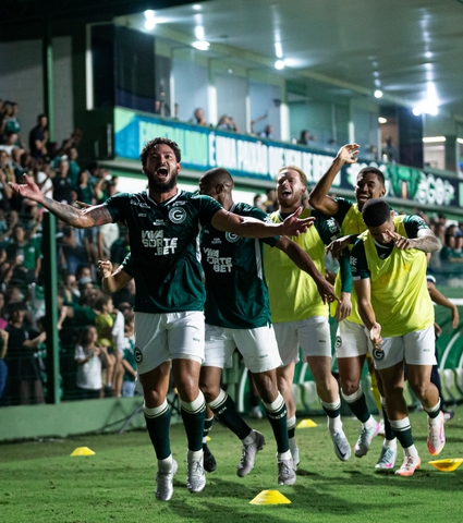 Goiás vence o Volta Redonda em jogo inédito na Série B e segue isolado na liderança