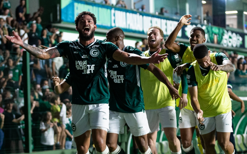 Goiás vence o Volta Redonda em jogo inédito na Série B e segue isolado na liderança